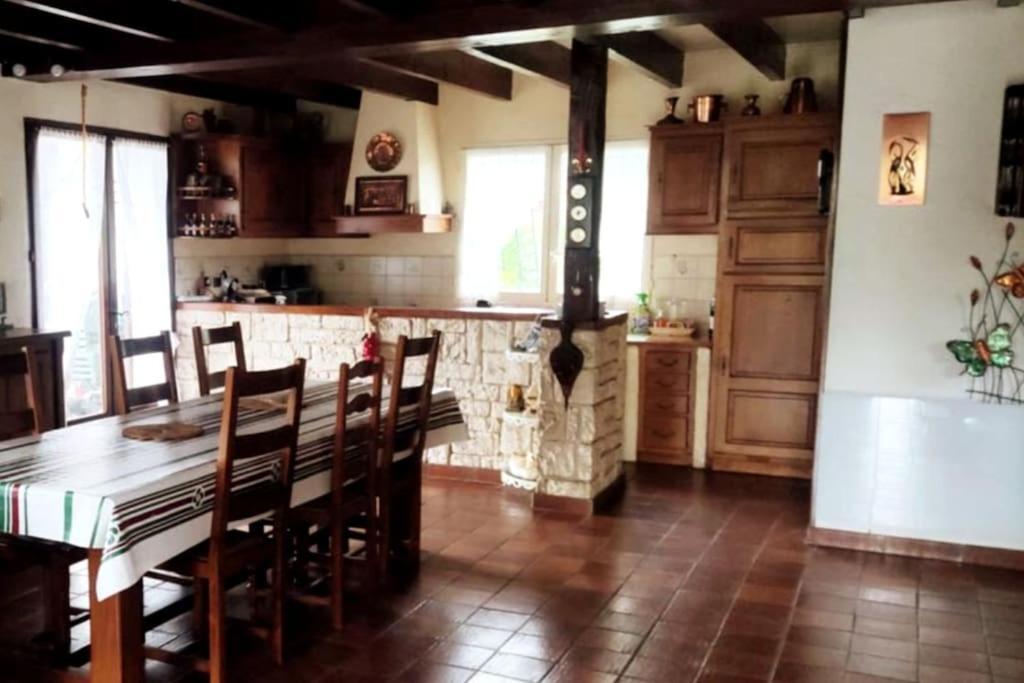 Maison Familiale Pays Basque Ahaxe-Alciette-Bascassan Eksteriør bilde